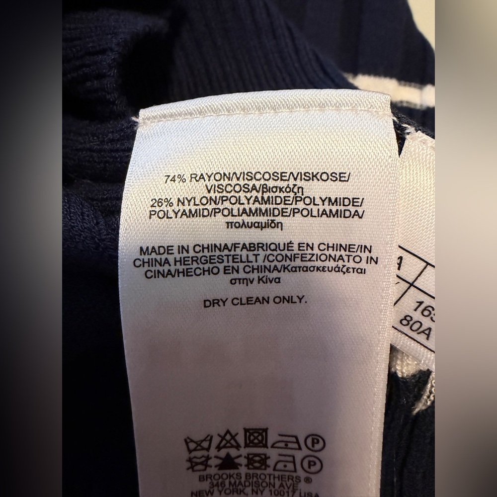 Classic Brooks Brothers Navy Sweater with White Trim - Picture 9 of 9